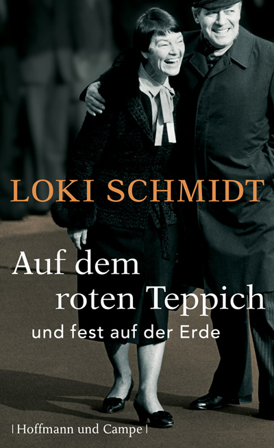Auf dem roten Teppich und fest auf der Erde